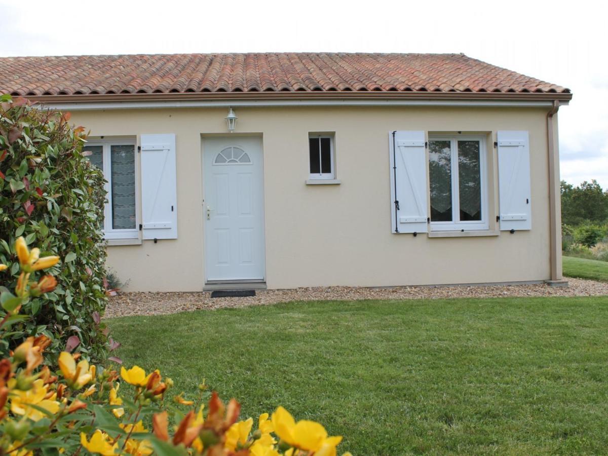 Maison Avec Jardin Proche Thermes Comprenant Lave-Linge Et Lave-Vaisselle - Fr-1-541-47 Villa La Roche-Posay Exterior foto